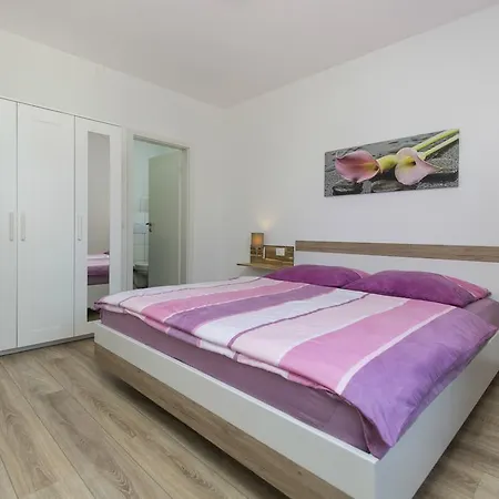 וילה Luka Nedeščina